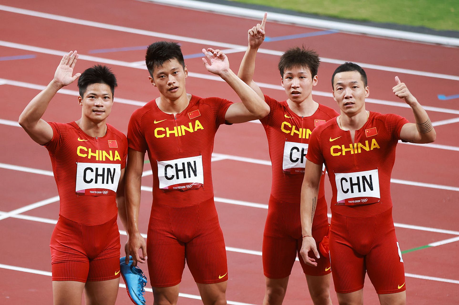 包含职业球队拿下冠军，实力在亚洲赛场脱颖而出的词条