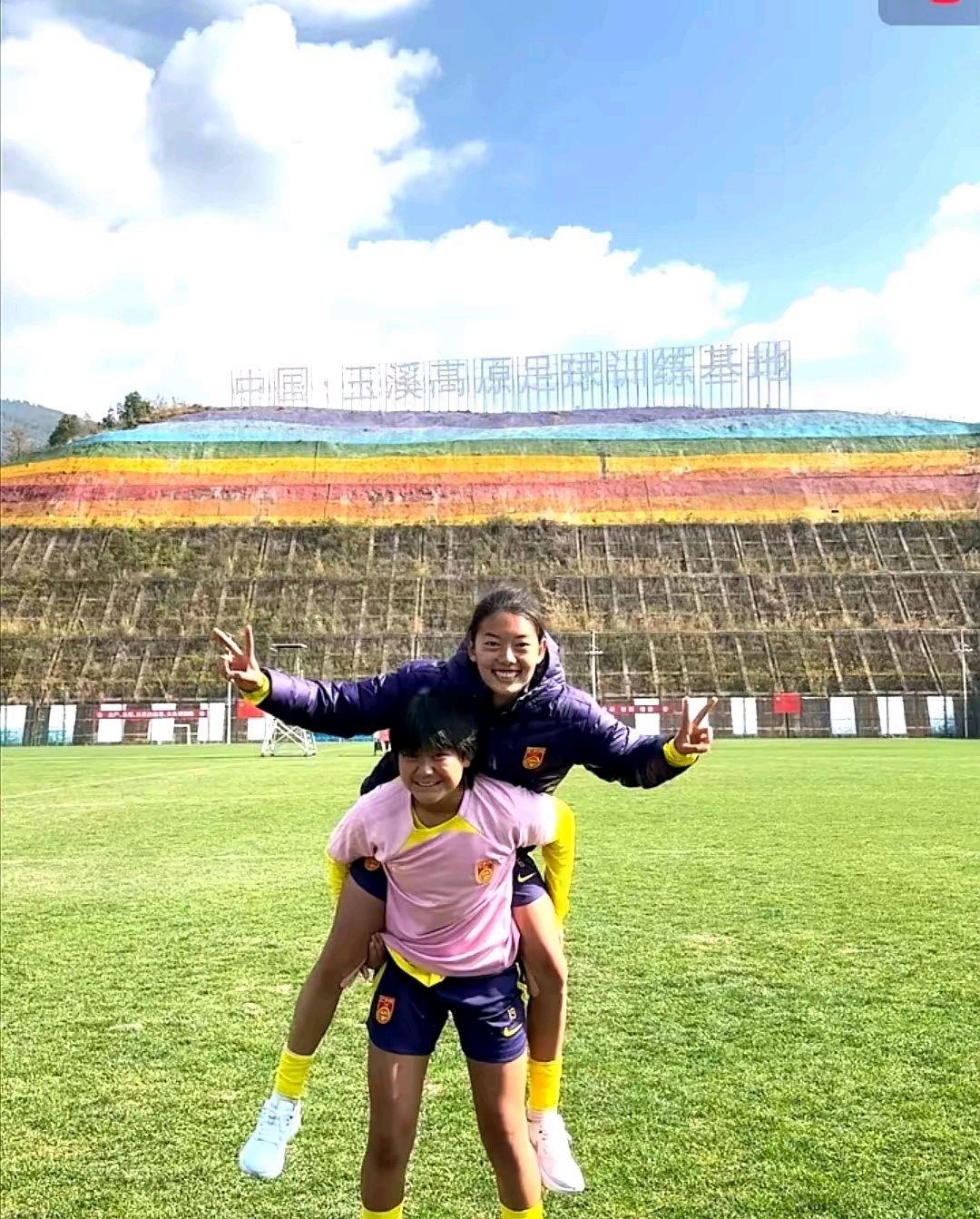 国际女足备战有惊无险，再冲金牌！