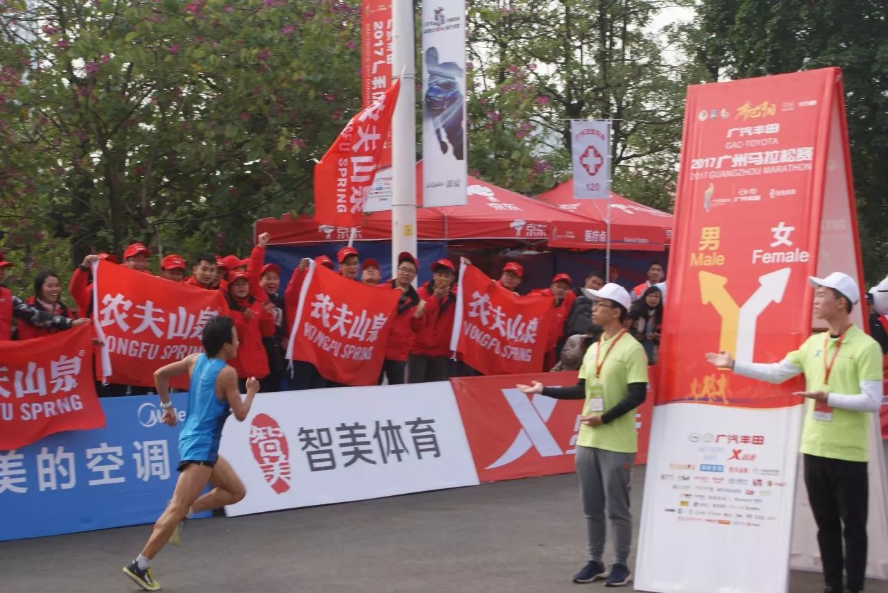 关于对战如火如荼，全情投入争夺金杯荣誉的信息