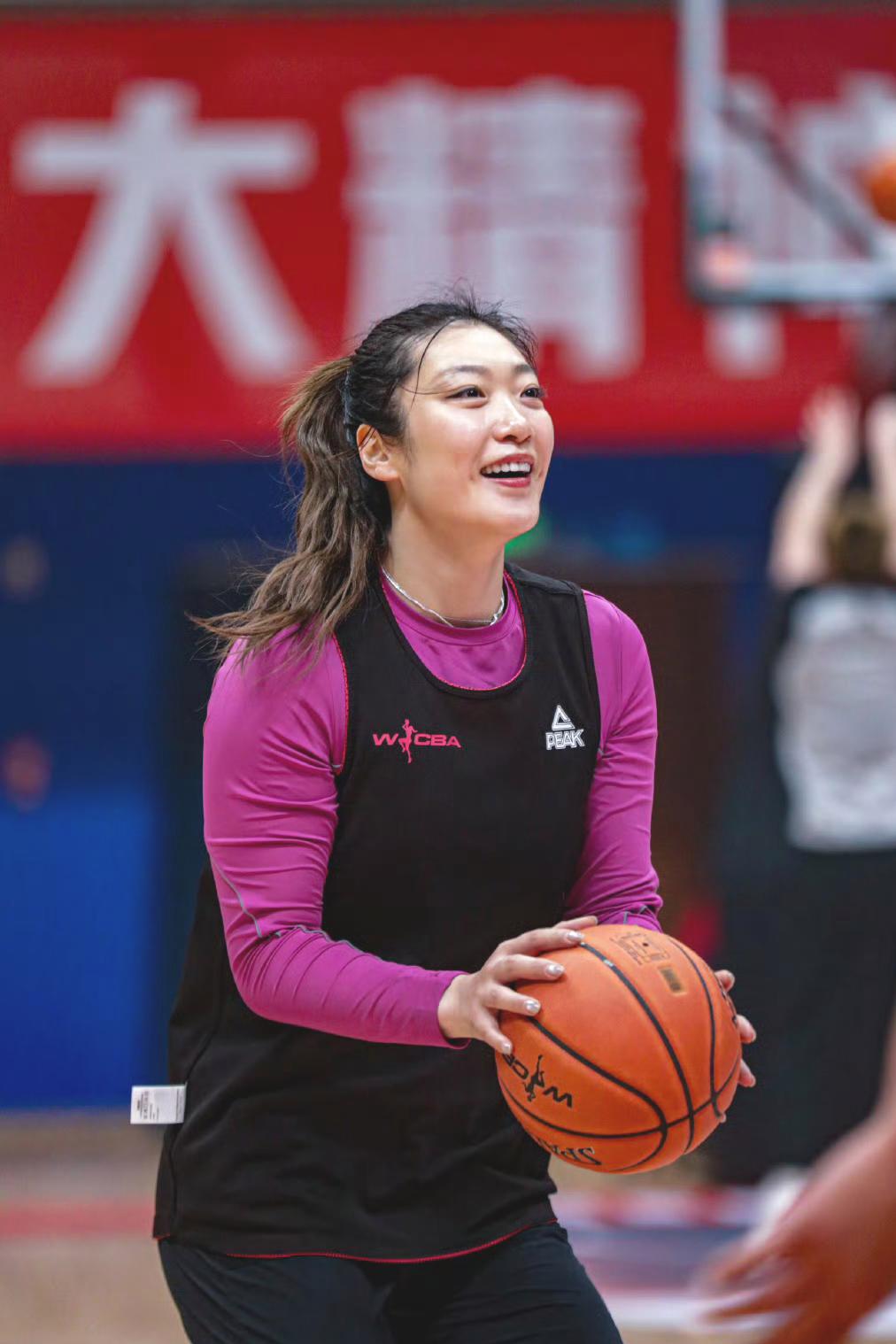 女篮官宣！李梦无缘深圳亚洲杯，宫鲁鸣：长期脱队训练，