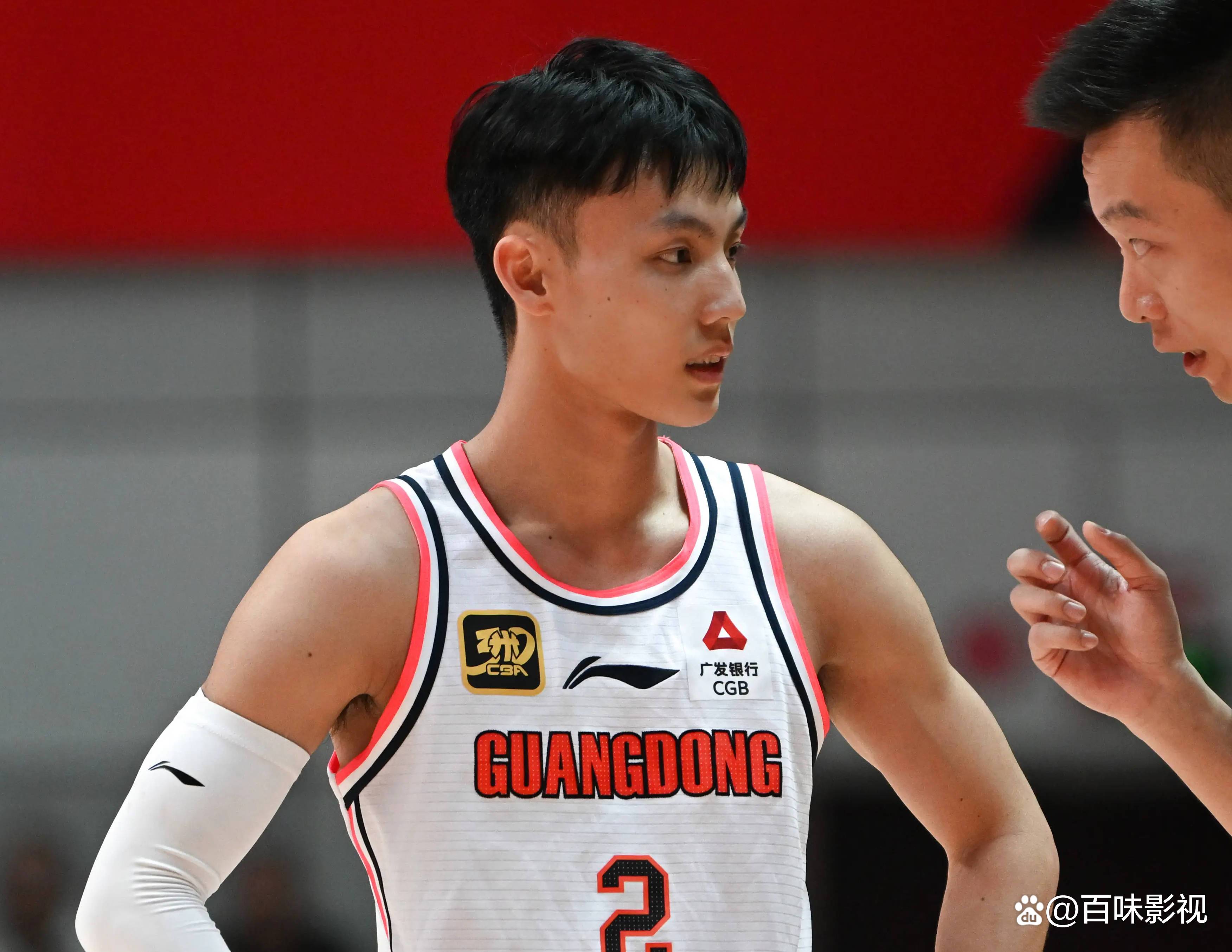 九游网页版-吴前19分浙江大胜辽宁豪取7连胜(吴前48分比肩郭艾伦难救主,但年轻的浙江队令cba期待)