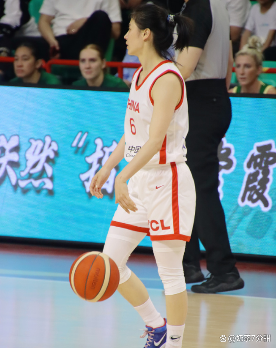关于中国女篮未来可期内线优势大+防守有漏洞的信息